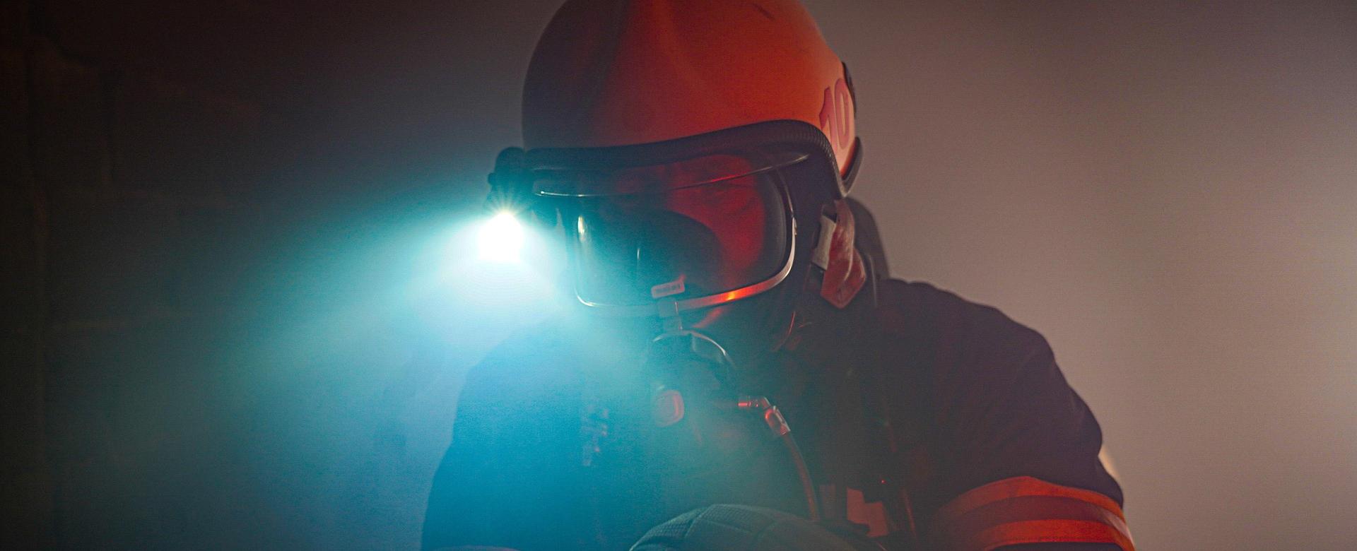 Outdoor Flashlight Store 18 Outdoor Flashlight Store -Outdoor Flashlight Store firefighter 5866385 1920 1